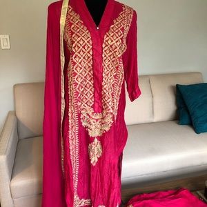Agha noor outfit medium